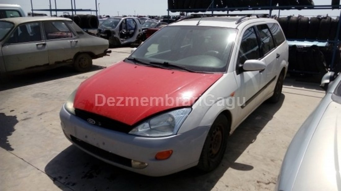 Dezmembrez Ford Focus I, an 2000