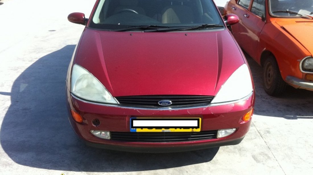 DEZMEMBREZ FORD FOCUS LIMUZINA 2 0I GHIA 2001