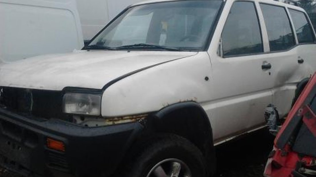 Dezmembrez Ford Maverick An 1996 motor 2663 cm3 74 kw 101 c p