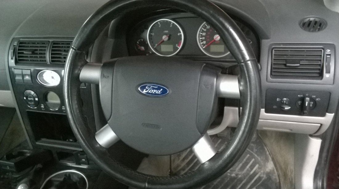Dezmembrez Ford Mondeo Break Ghia Anglia