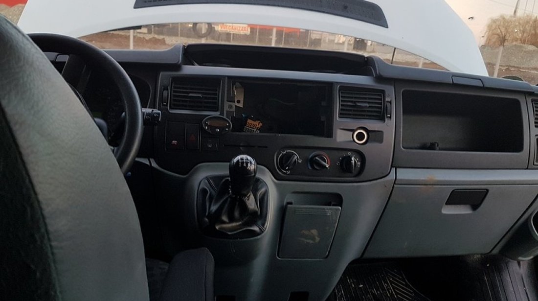 Dezmembrez ford transit de persoane 2.2 tdci qwfa 130 cai cu webasto si ac