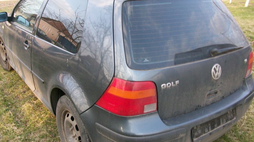 Dezmembrez golf 4