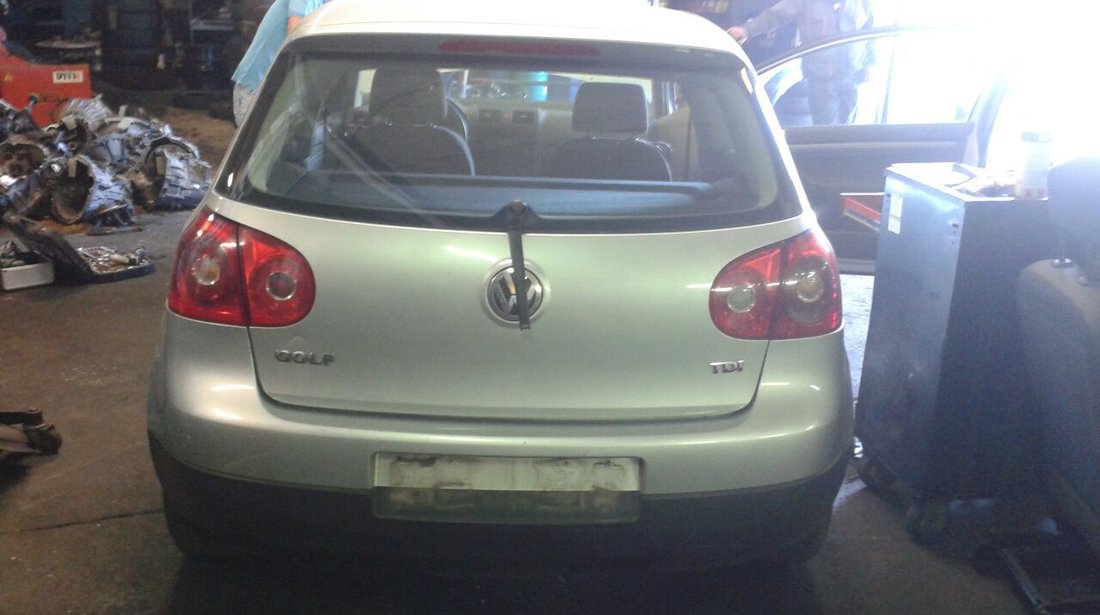 dezmembrez Golf 5 1.9 TDI,cod BKC,an 2005