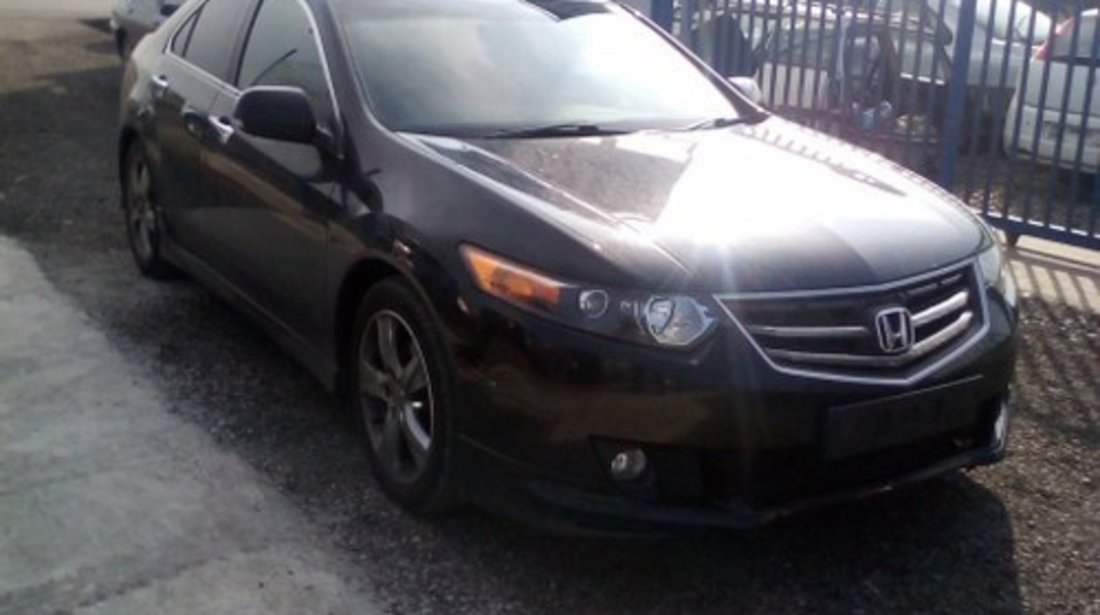 Dezmembrez Honda Accord VIII ,an 2010