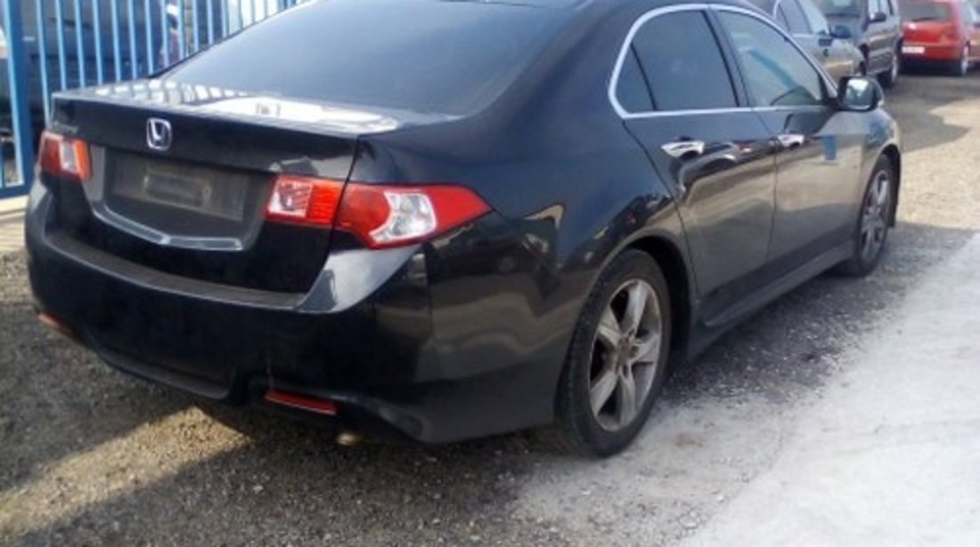 Dezmembrez Honda Accord VIII ,an 2010