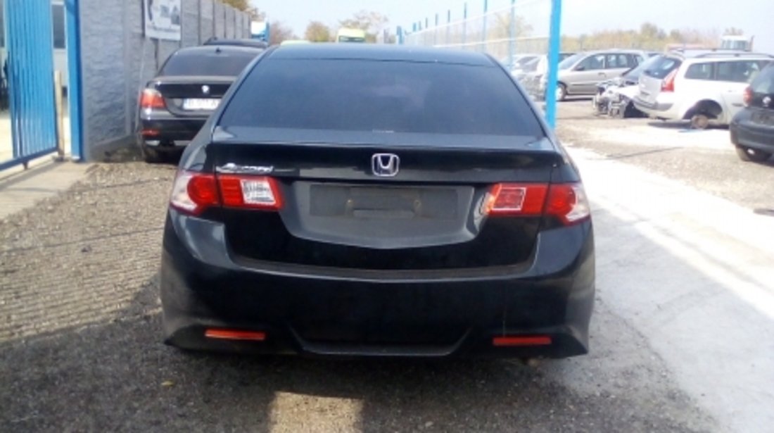 Dezmembrez Honda Accord VIII ,an 2010