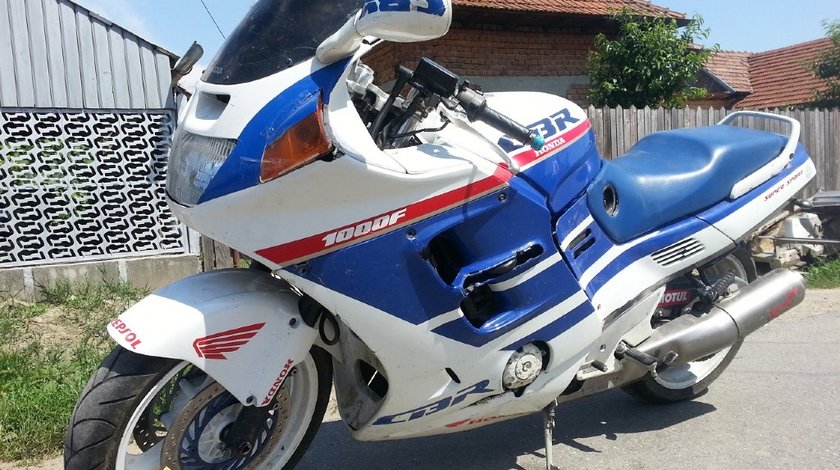 Dezmembrez Honda cbr 1000f sc 24 din 1992