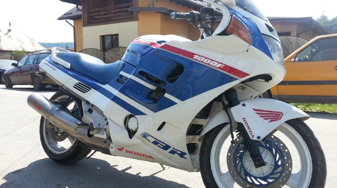 Dezmembrez Honda cbr 1000f sc 24 din 1992