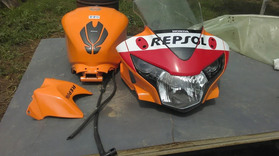 Dezmembrez Honda CBR 125cmc Repsol