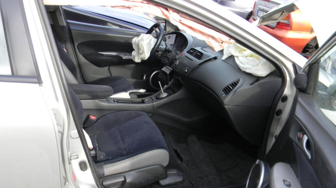 Dezmembrez Honda CIVIC 8 2005 - 2011 2.2 CTDi N22A2 ( CP: 140, KW: 103, CCM: 2204 ) Motorina