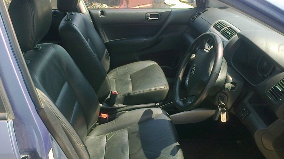 Dezmembrez Honda Civic, an 2005