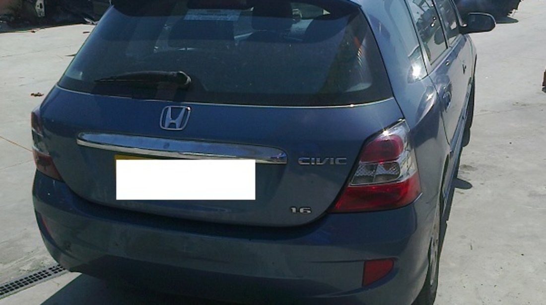 Dezmembrez Honda Civic, an 2005