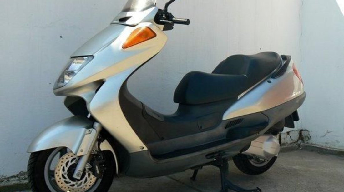 Dezmembrez Honda Pantheon 150cc Piese Honda Pantheon 150 cm 4T