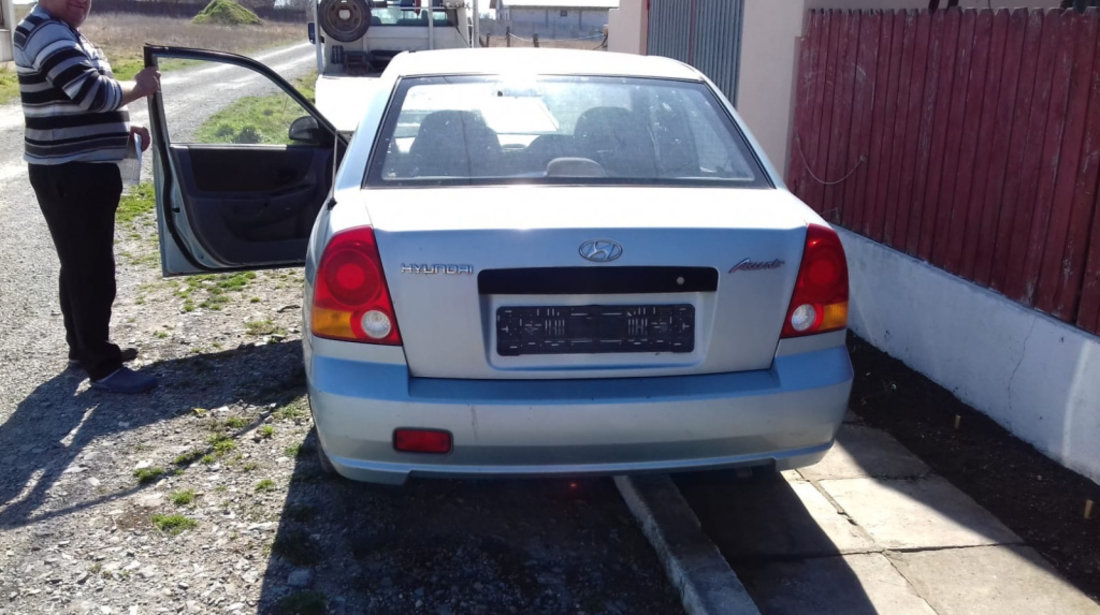 Dezmembrez Hyundai ACCENT 2 (LC) 1999 - 2005 1.5 CRDi Motorina