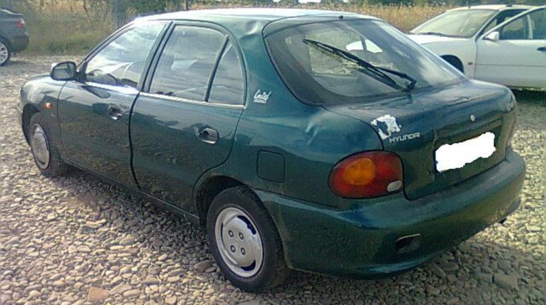 Dezmembrez Hyundai Accent