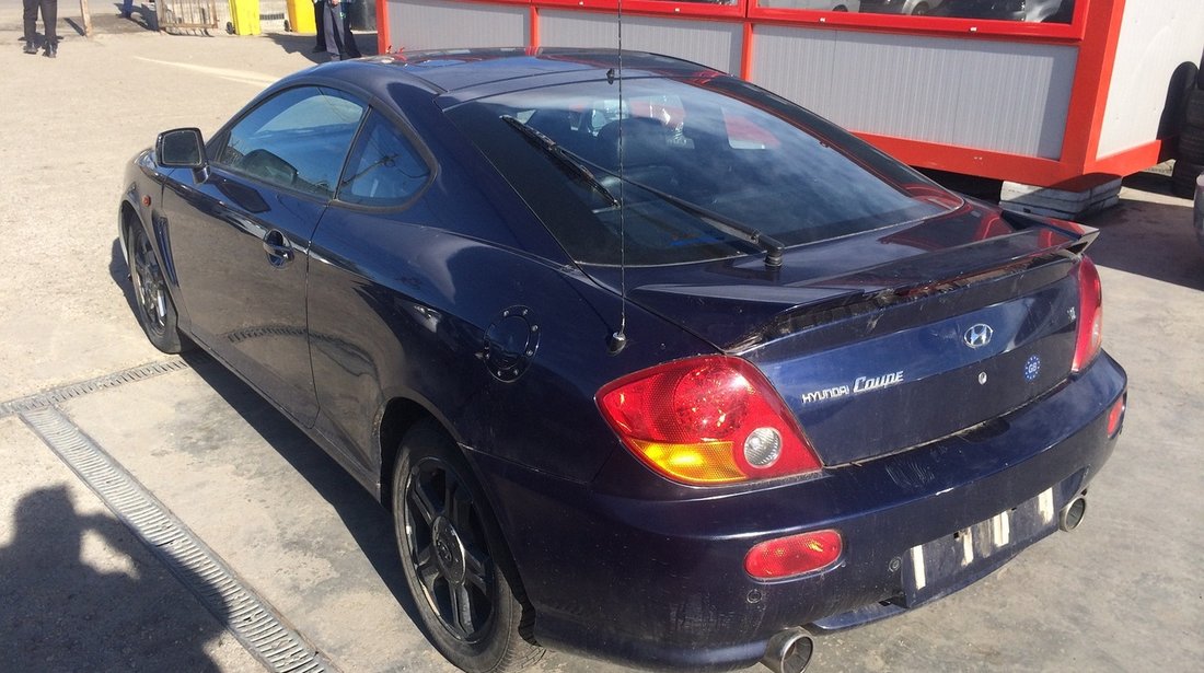 Dezmembrez Hyundai Coupe 2,0i 16v dohc 2004