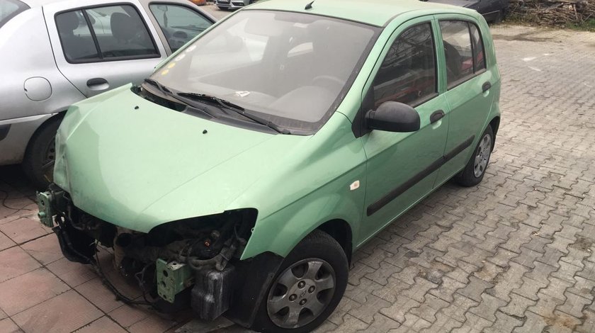 Dezmembrez hyundai getz motor 1.1 benzina an 2004