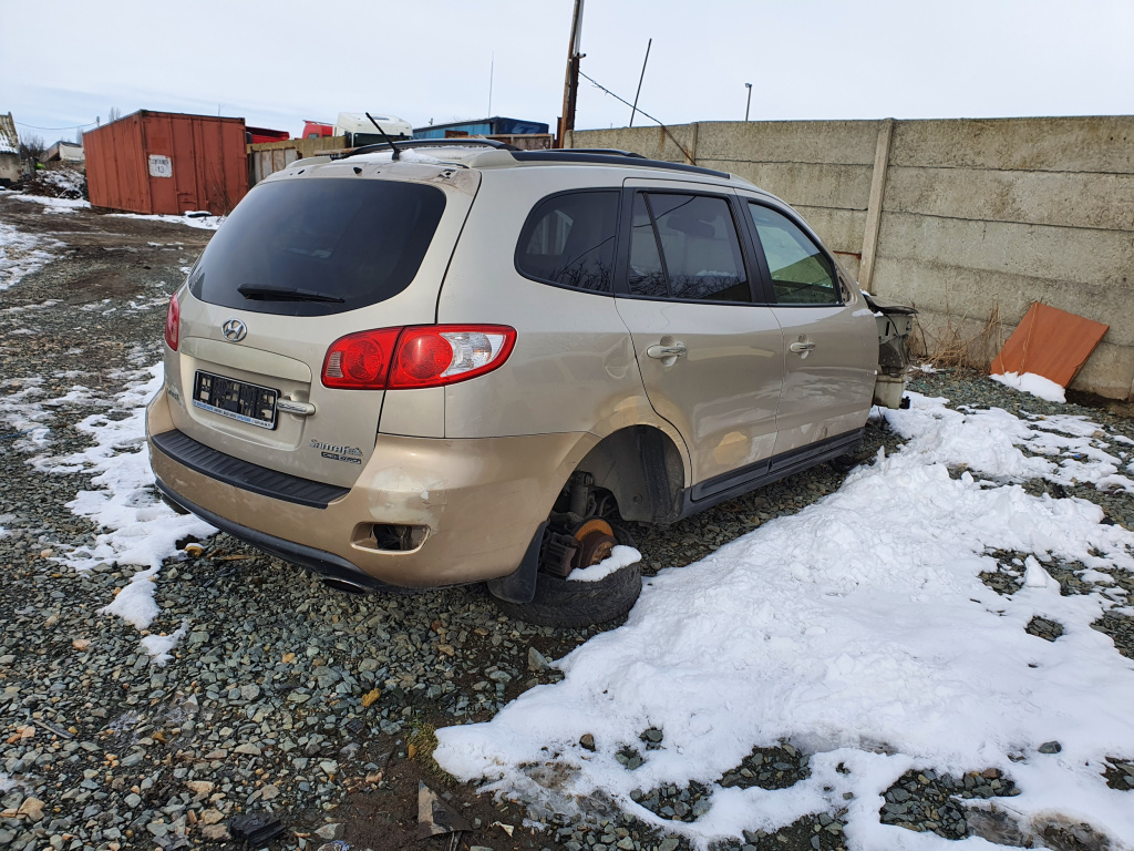 Dezmembrez Hyundai SANTA FE 2 (CM) 2005 > 2.2 CRDi None( CP: None, KW: None, CCM: None ) Motorina