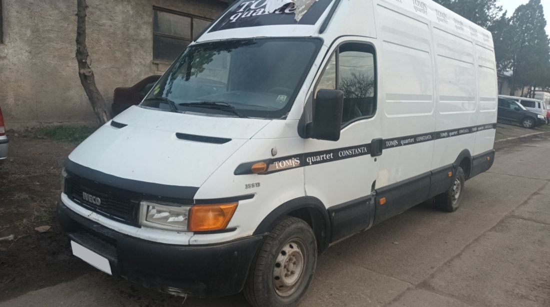 Dezmembrez Iveco DAILY 3 1997 - 2007 40 C 13 8140.43S ( CP: 125, KW: 92, CCM: 2798 ) Motorina