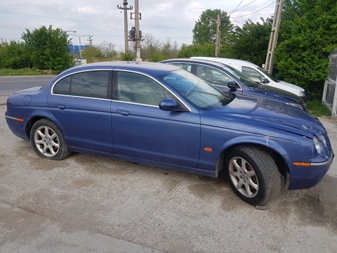 Dezmembrez jaguar s type 2.7d ajd 207 cai din 2006 fara motor