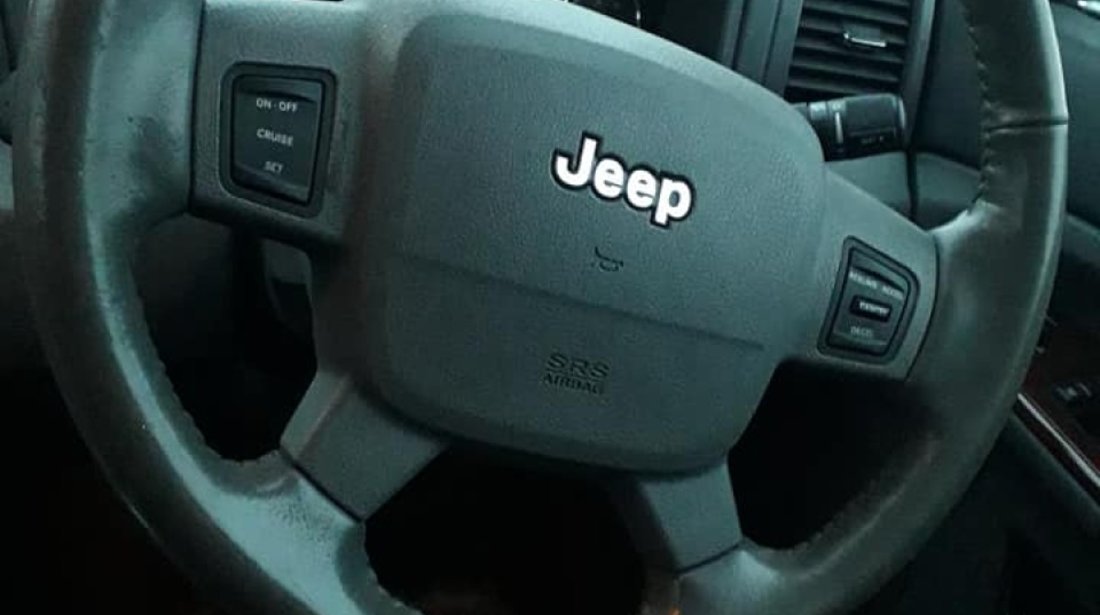 Dezmembrez Jeep Grand Cherokee,