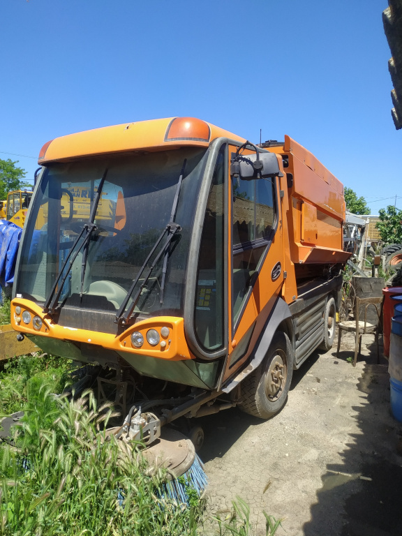 Dezmembrez Johnston Sweepers 158B 101T 2004 - 2010 3.9 D F4AE3481D( CP: 160, KW: 119, CCM: 3900 ) Motorina