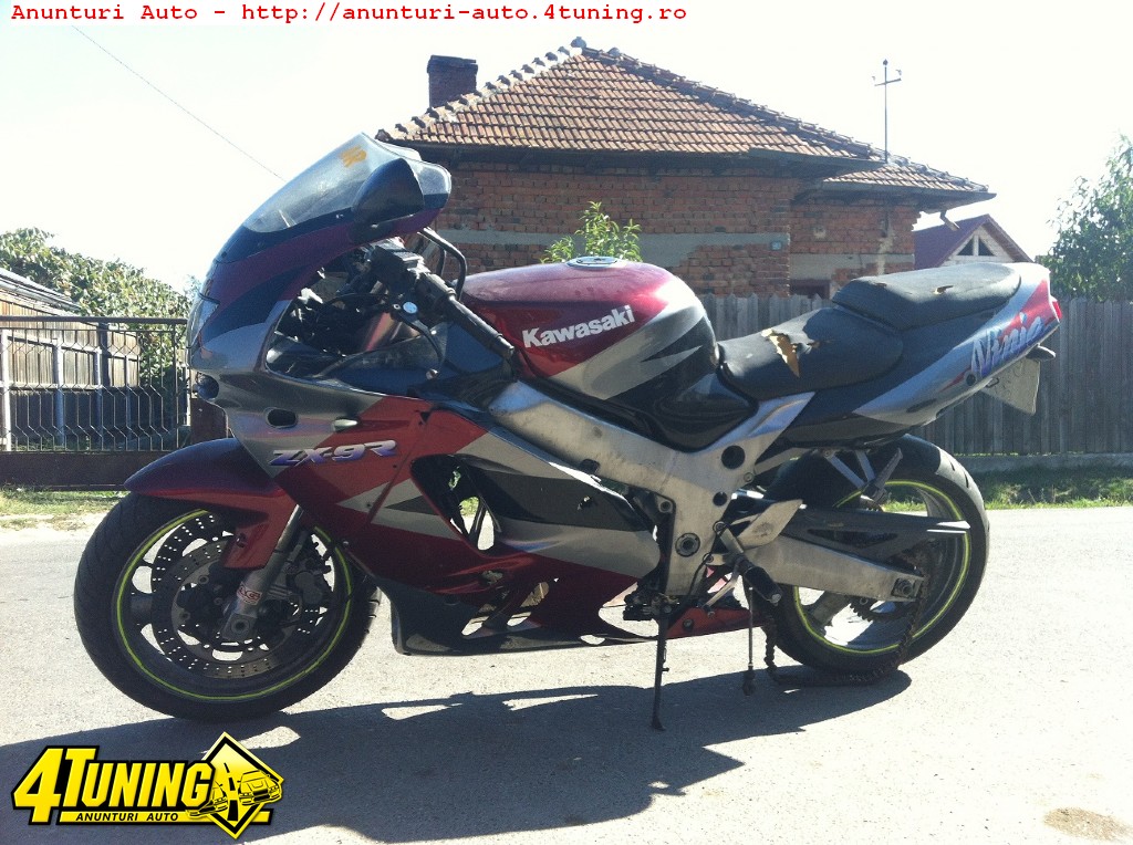 Dezmembrez Kawasaki Ninja de 900cm din 1995