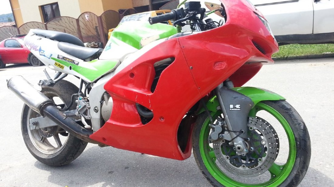 Dezmembrez Kawasaki ZX6R 1997 2001