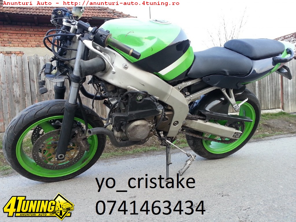 Dezmembrez Kawasaki ZX6R ninja din 2001