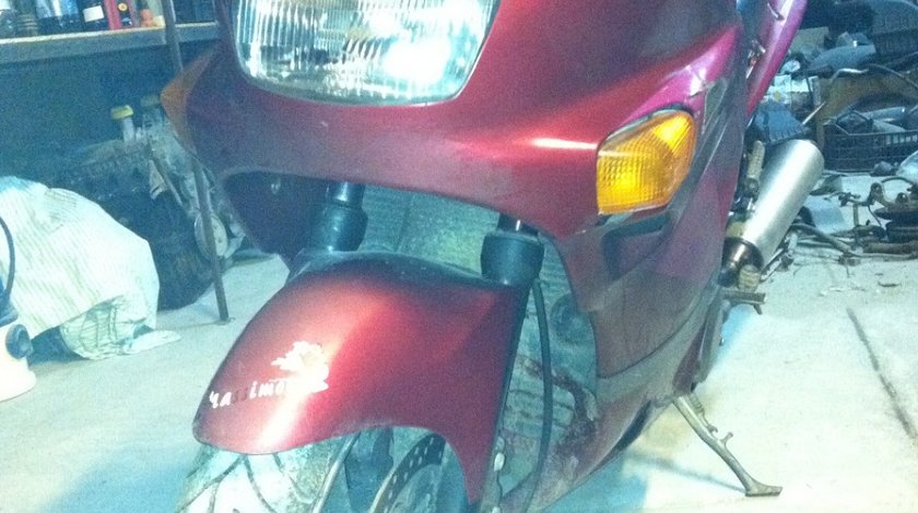 Dezmembrez Kawasaki ZZR 600 din 1994