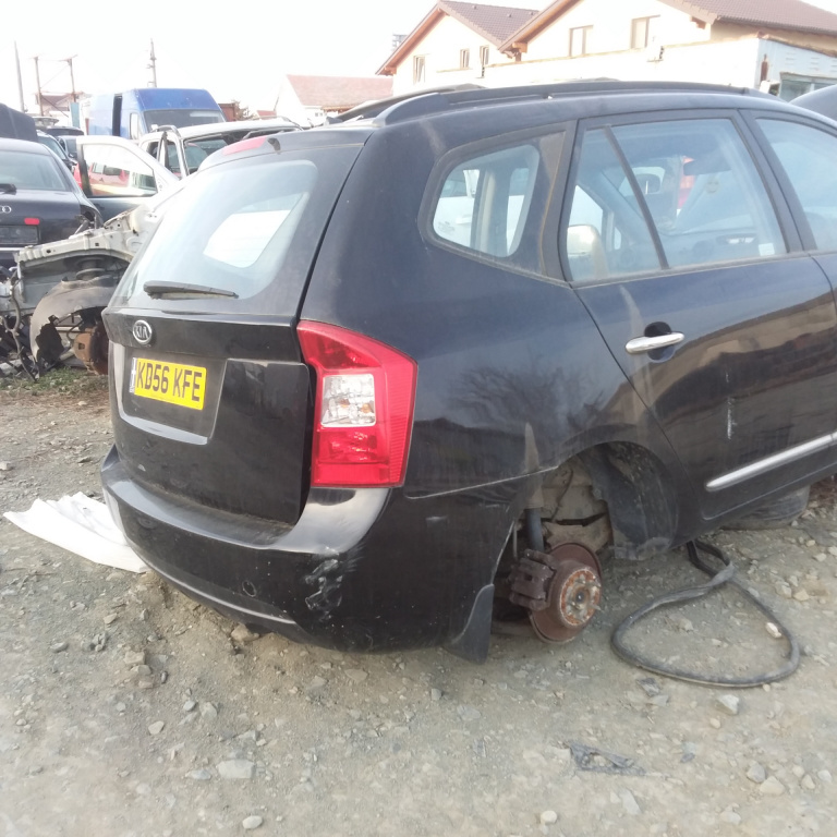 Dezmembrez Kia CARENS 3 (UN) 2006 - 2013 2.0 CRDi 140 D4EA( CP: 140, KW: 103, CCM: 1991 ) Motorina