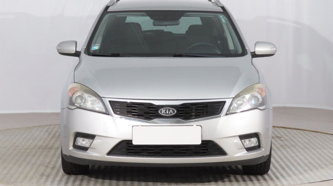 Dezmembrez Kia Cee'd 1.6 CRDI combi cod motor D4FB 128 cp / 94 KW transmisie manuala an de fabricatie 2012