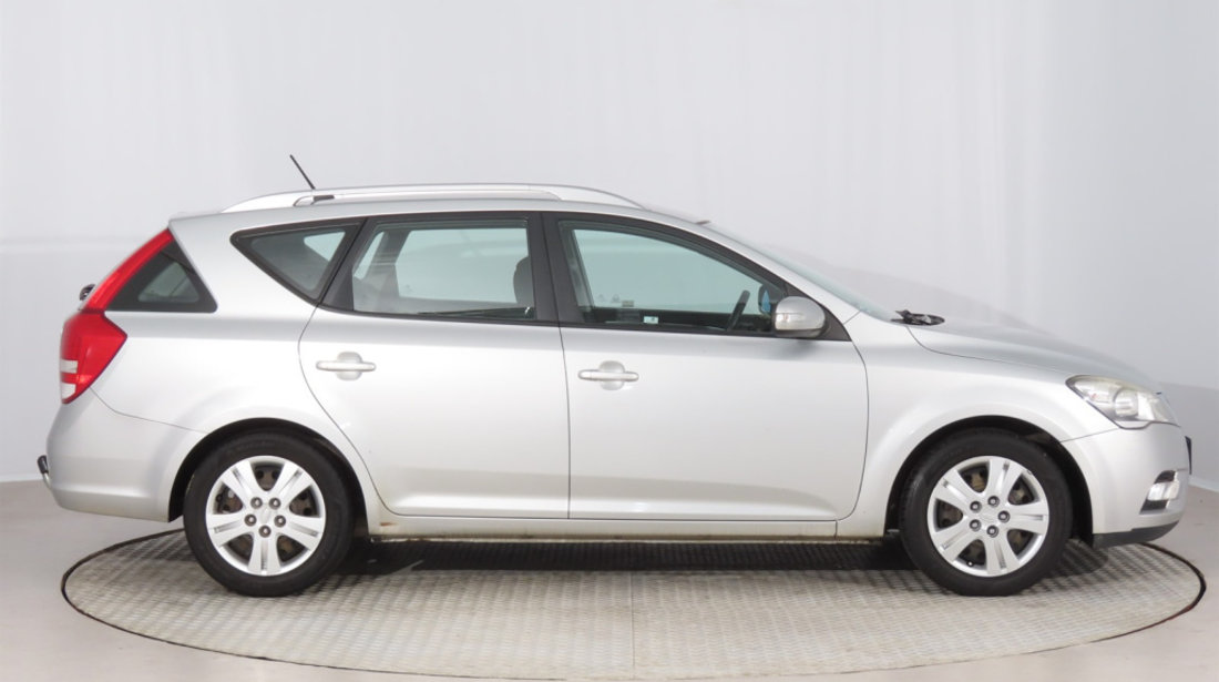 Dezmembrez Kia Cee'd 1.6 CRDI combi cod motor D4FB 128 cp / 94 KW transmisie manuala an de fabricatie 2012