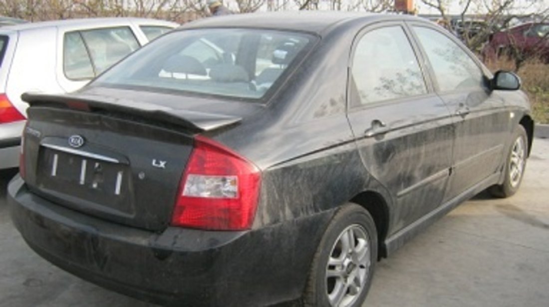 Dezmembrez Kia Cerato din 2006, 1.6b