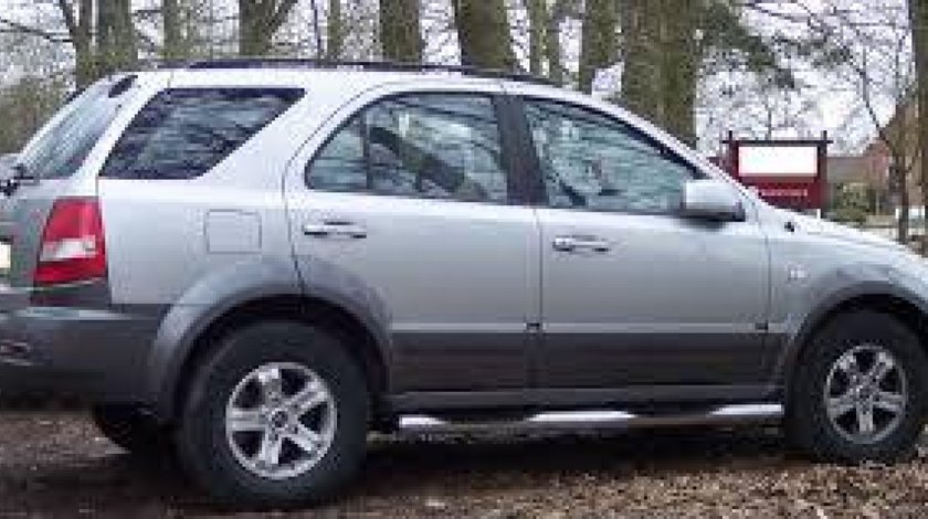 Dezmembrez Kia Sorento 2.5 diesel an 2006