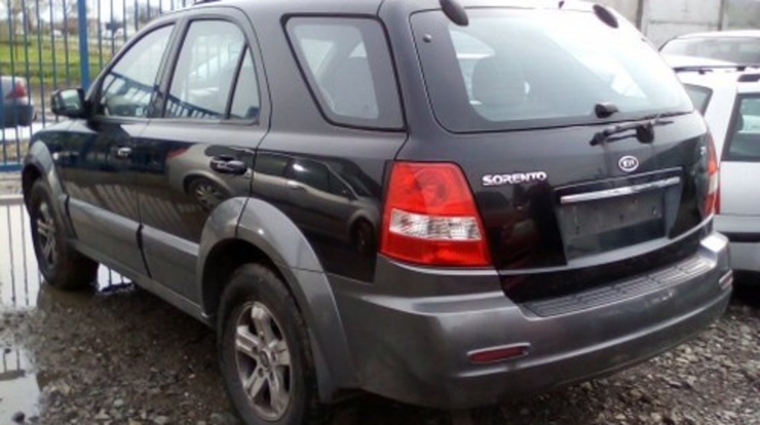 Dezmembrez Kia Sorento ,an 2004 , motorizare 2.5 ,  Diesel , kw 120