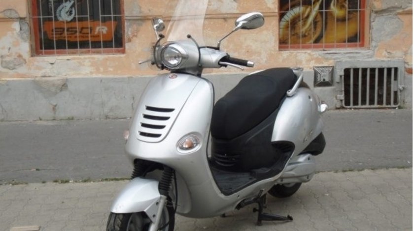 Dezmembrez Kymco Yup 250 cm 4 T