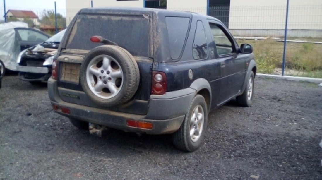 Dezmembrez  Land Rover  FREELANDER ,an 2000