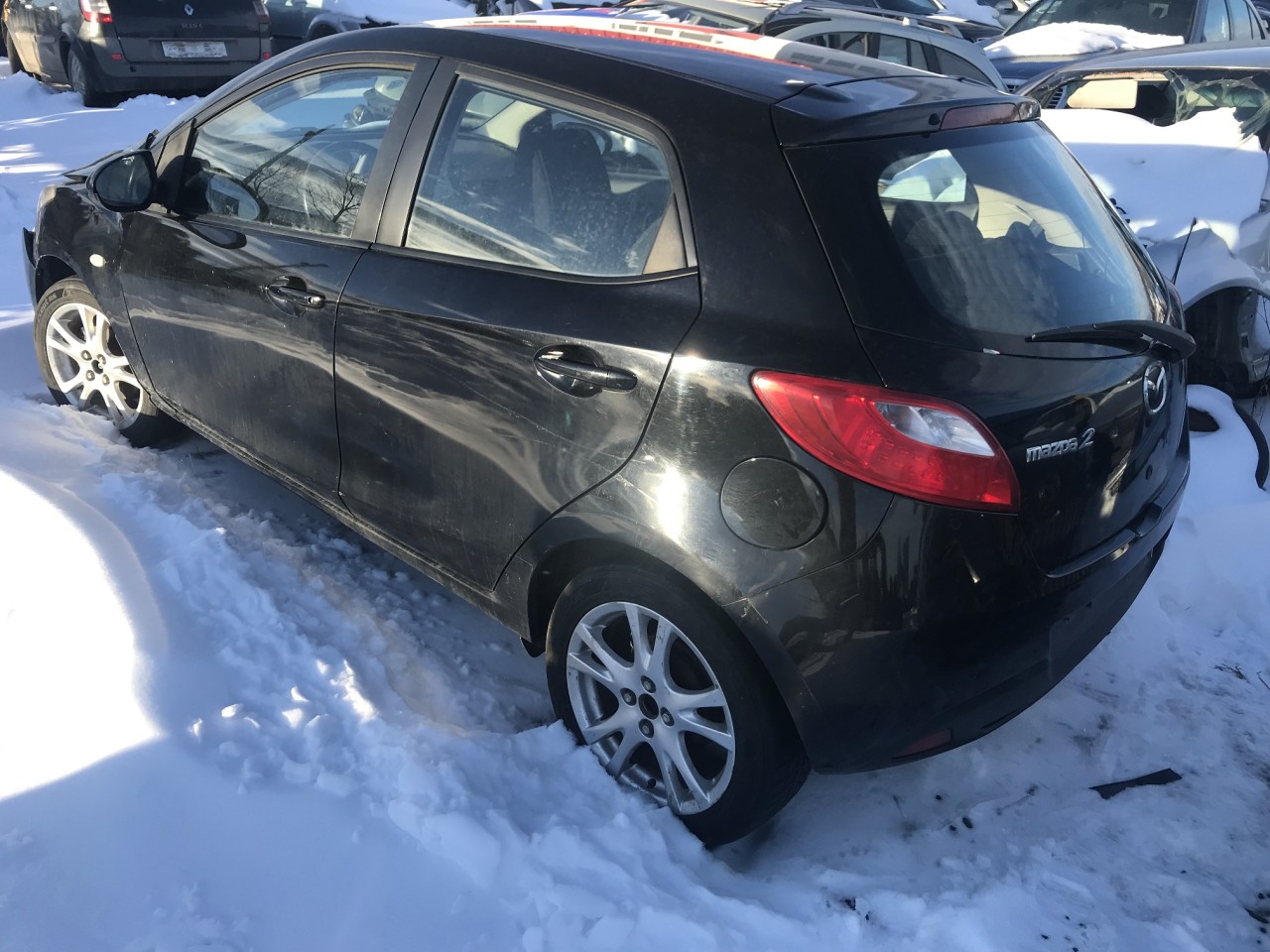 Dezmembrez Mazda 2 benzina
