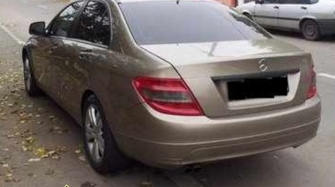 Dezmembrez Mercedes 220 CDI 2009