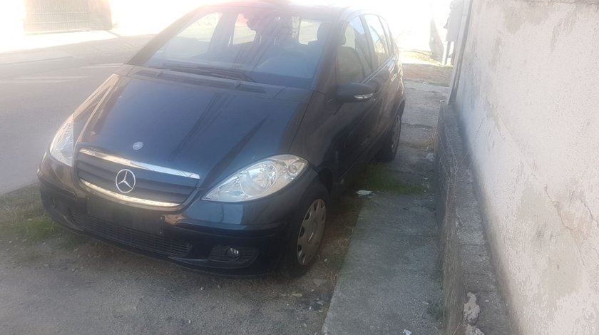 Dezmembrez Mercedes A class w169 2006 A170 1.7 benzina