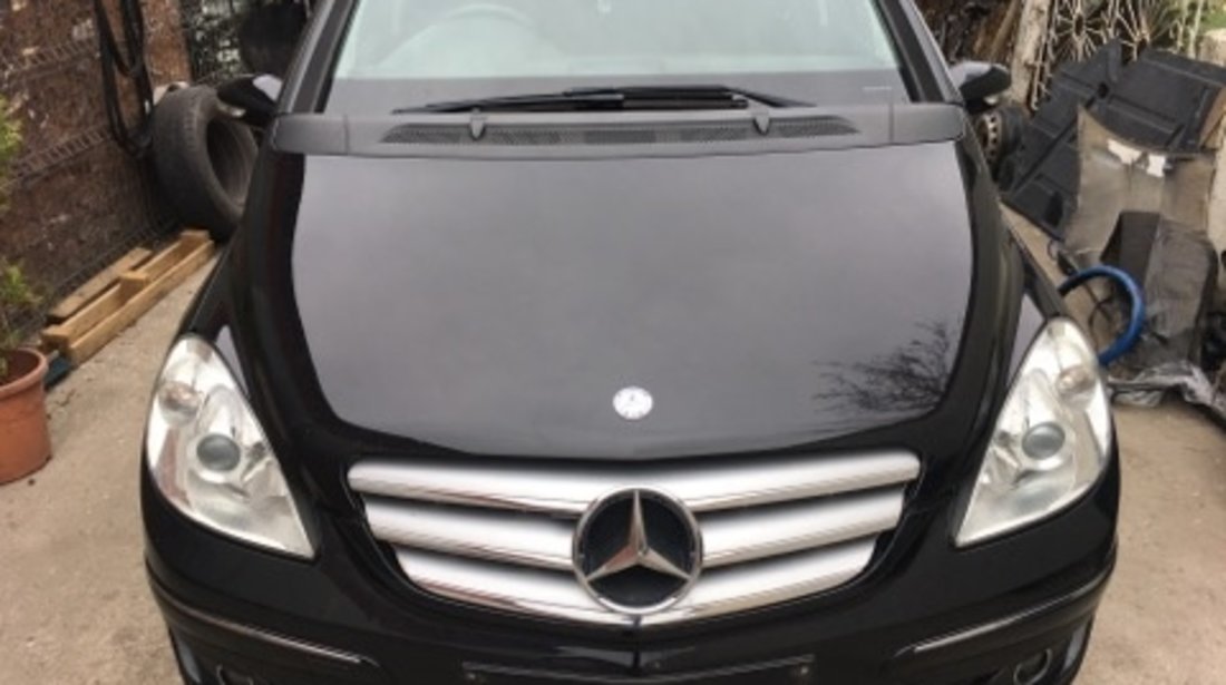 Dezmembrez Mercedes B class w245 2.0 cdi 2008