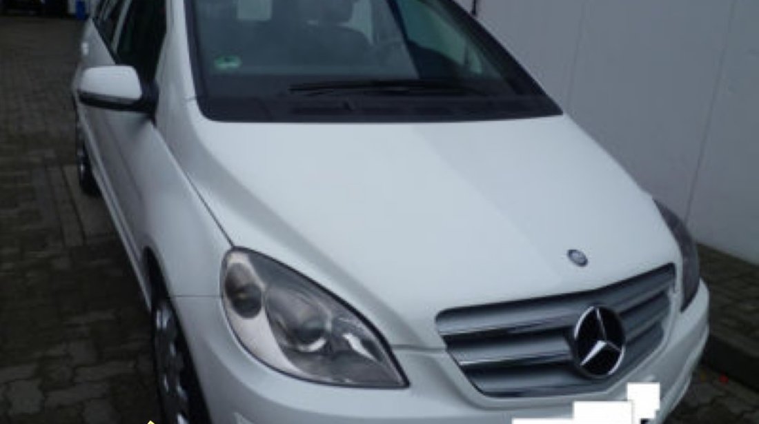 Dezmembrez Mercedes B W245