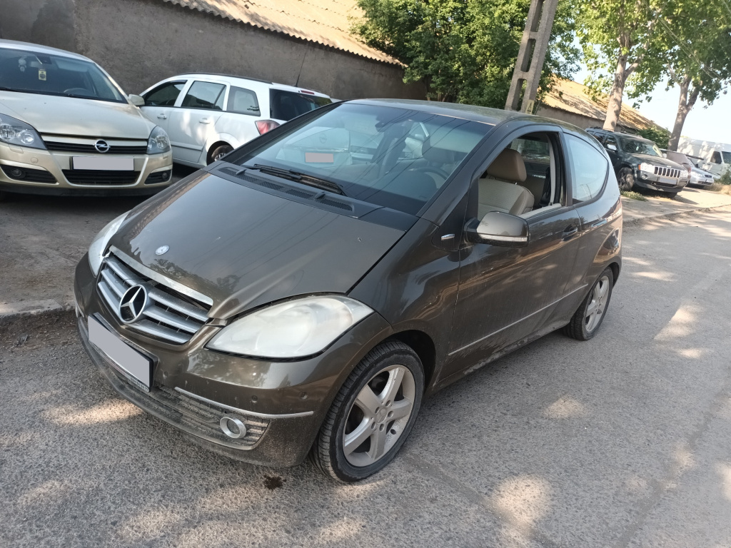 Dezmembrez Mercedes-Benz A-CLASS (W169) 2004 - 2012 A 150 (169.031, 169.331) M 266.920 ( CP: 95, KW: 70, CCM: 1498 ) Benzina