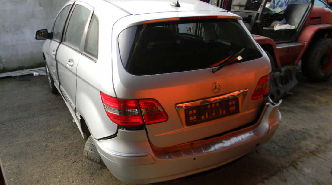 Dezmembrez Mercedes-Benz B-CLASS (W245) 2005 - 2011 B 180 CDI (245.207) OM 640.940 ( CP: 109, KW: 80, CCM: 1991 ) Motorina