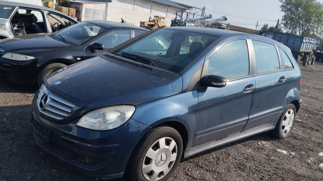 Dezmembrez Mercedes-Benz B-CLASS (W245) 2005 - 2011 B 180 CDI (245.207) OM 640.940 ( CP: 109, KW: 80, CCM: 1991 ) Motorina