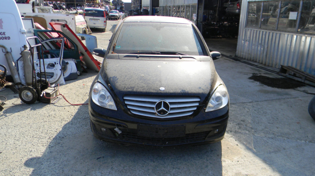 Dezmembrez Mercedes-Benz B-CLASS (W245) 2005 - 2011 B 180 CDI (245.207) OM 640.940 ( CP: 109, KW: 80, CCM: 1991 ) Motorina