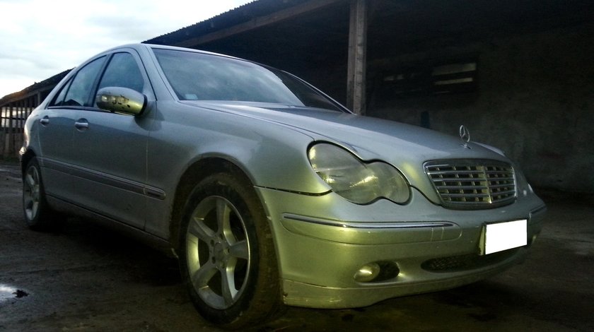 Dezmembrez Mercedes Benz C Class W203 2.2CDi, an fabr. 2003
