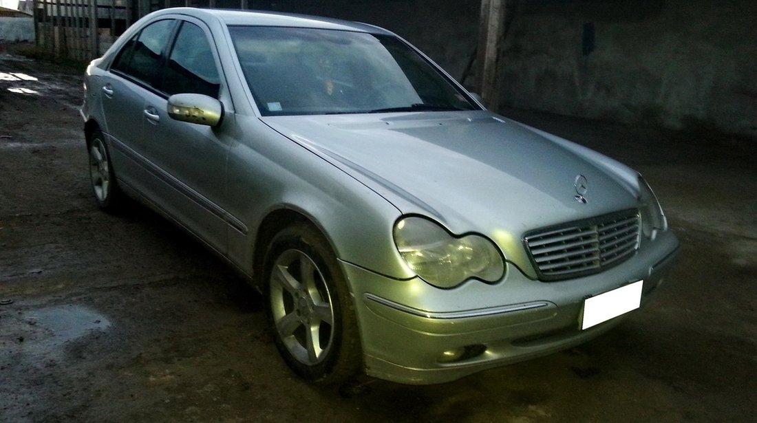 Dezmembrez Mercedes Benz C Class W203 2.2CDi, an fabr. 2003