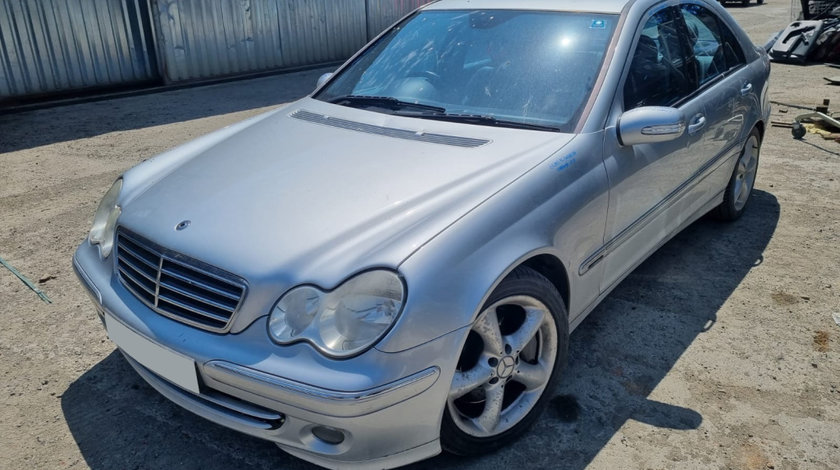 Dezmembrez Mercedes-Benz C-CLASS (W203) 2000 - 2007 C 180 Kompressor (203.246) M 271.946 ( CP: 143, KW: 105, CCM: 1796 ) Benzina